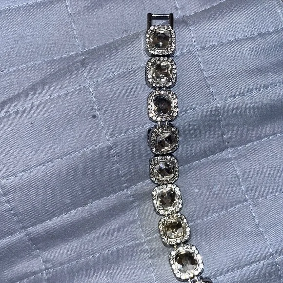 White Gold Clustered Tennis Chain - Picture 1 of 2